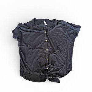 Zenana Outfitters Black Button-Down Top